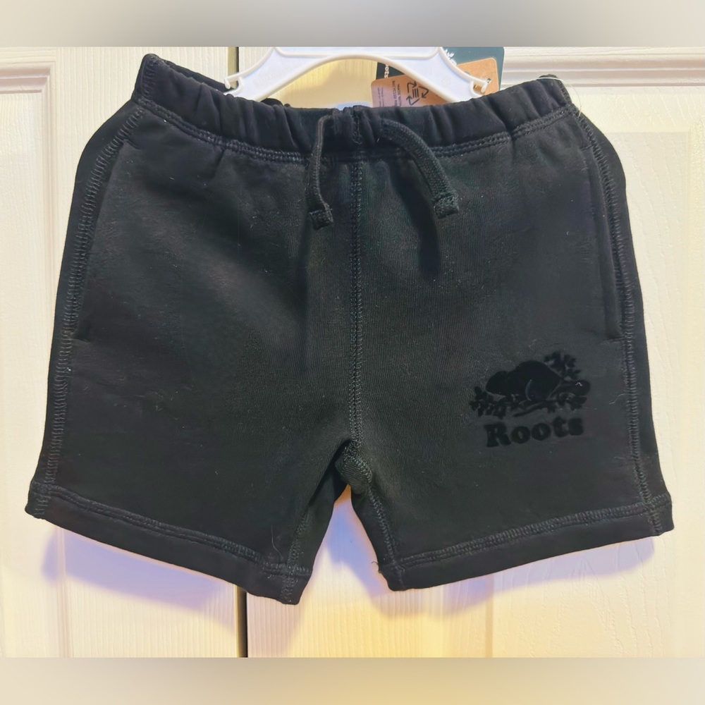Brand new Roots Kids sweat shorts size 4T
